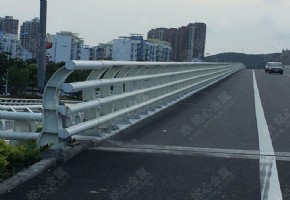 橋梁護欄